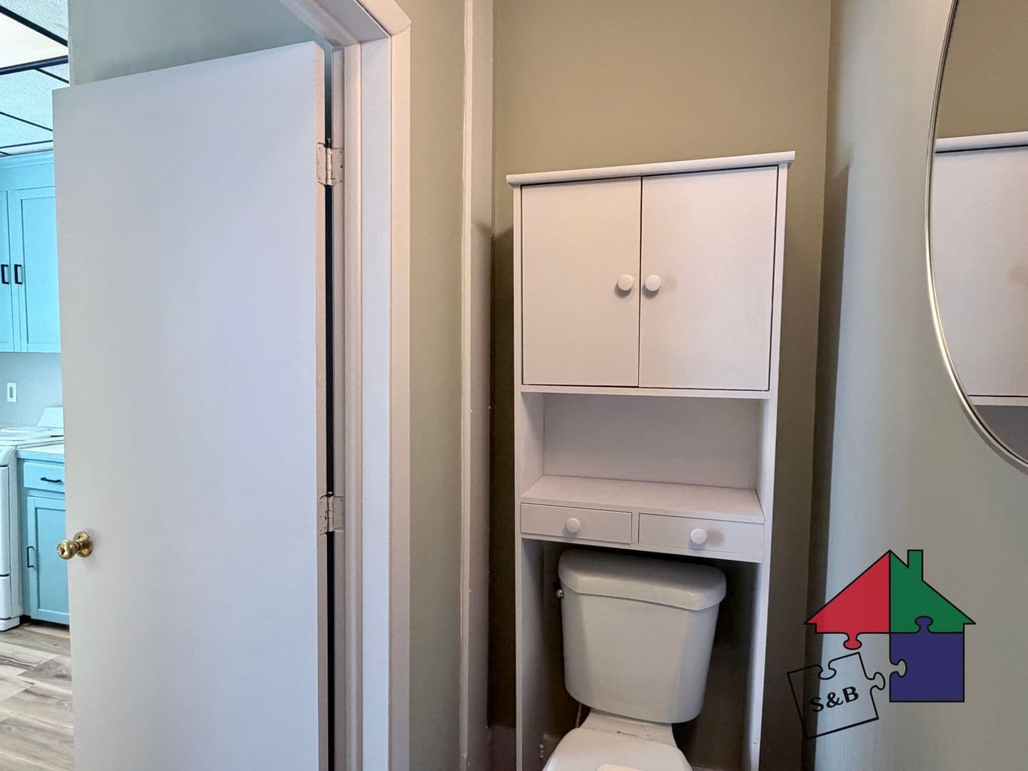 Barre Apartment: 8 North St