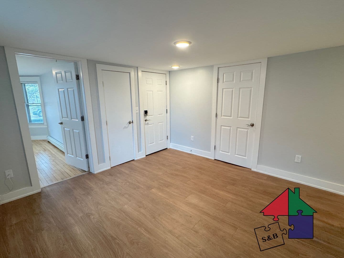 Burlington Apartment: 166 N. Winooski Ave