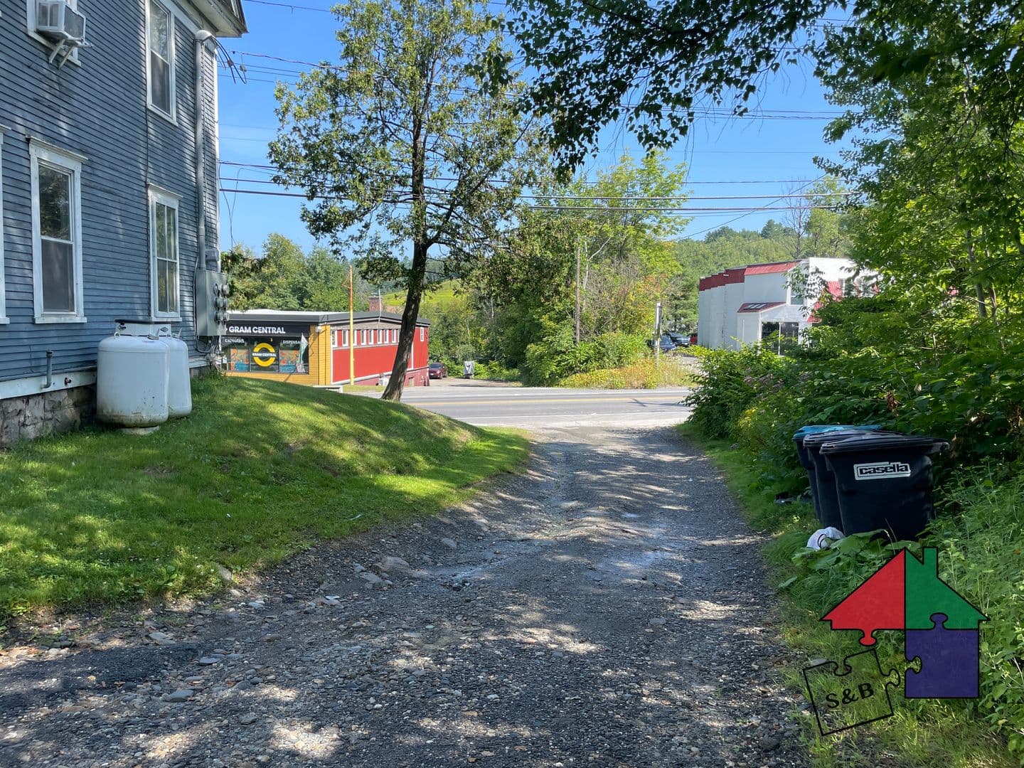 Montpelier Apartment: 125 River St