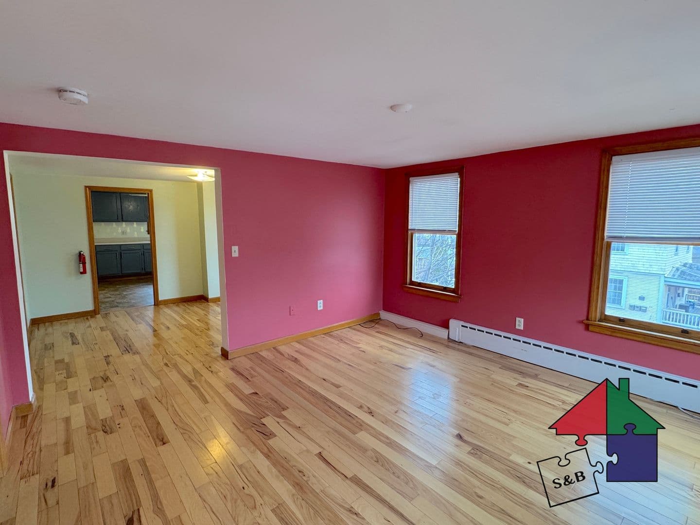 Burlington Apartment: 109 Maple St.