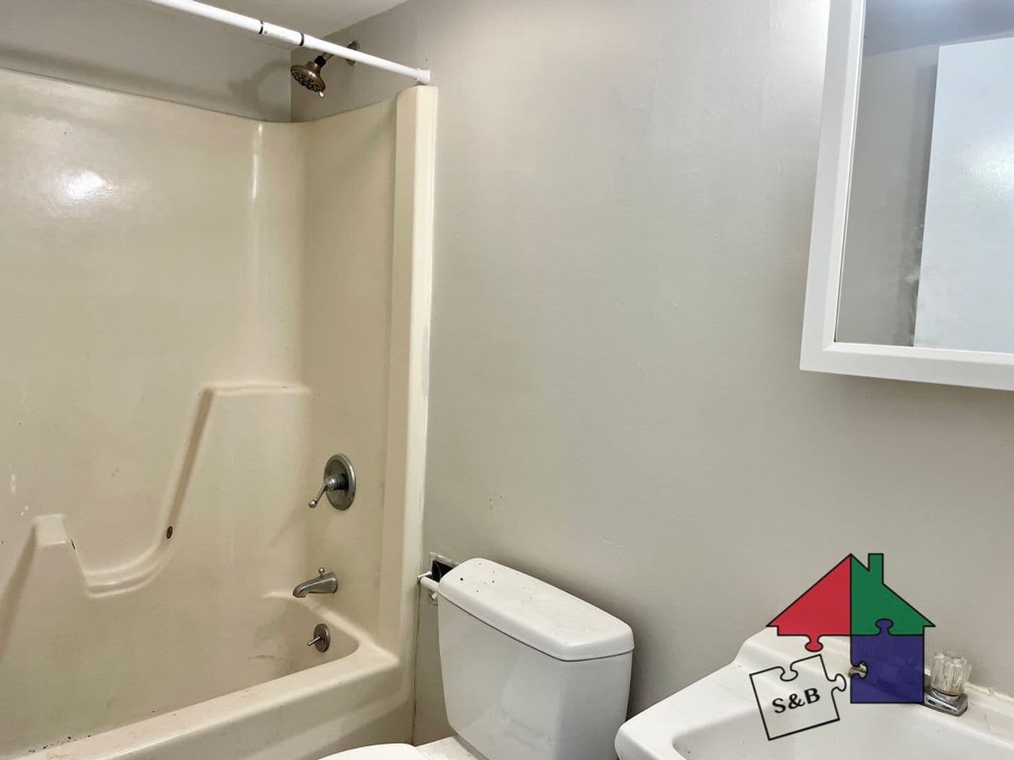 Barre Apartment: 13-17 Warren St
