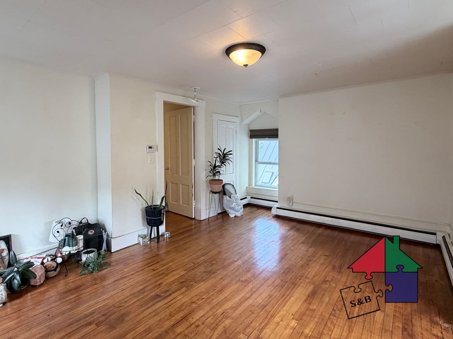 Montpelier Apartment: 7 Winter St.