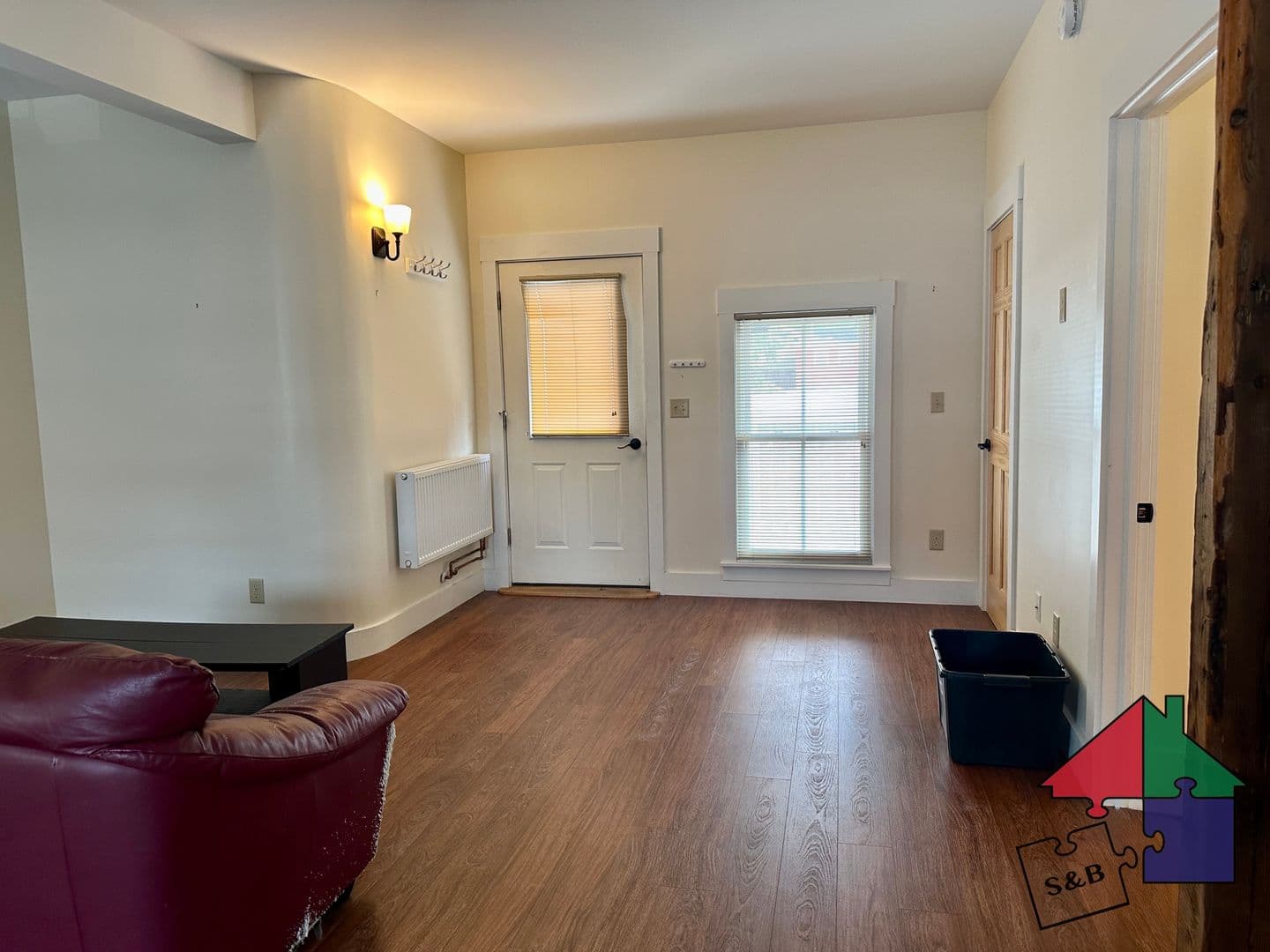 Montpelier Apartment: 27 School St