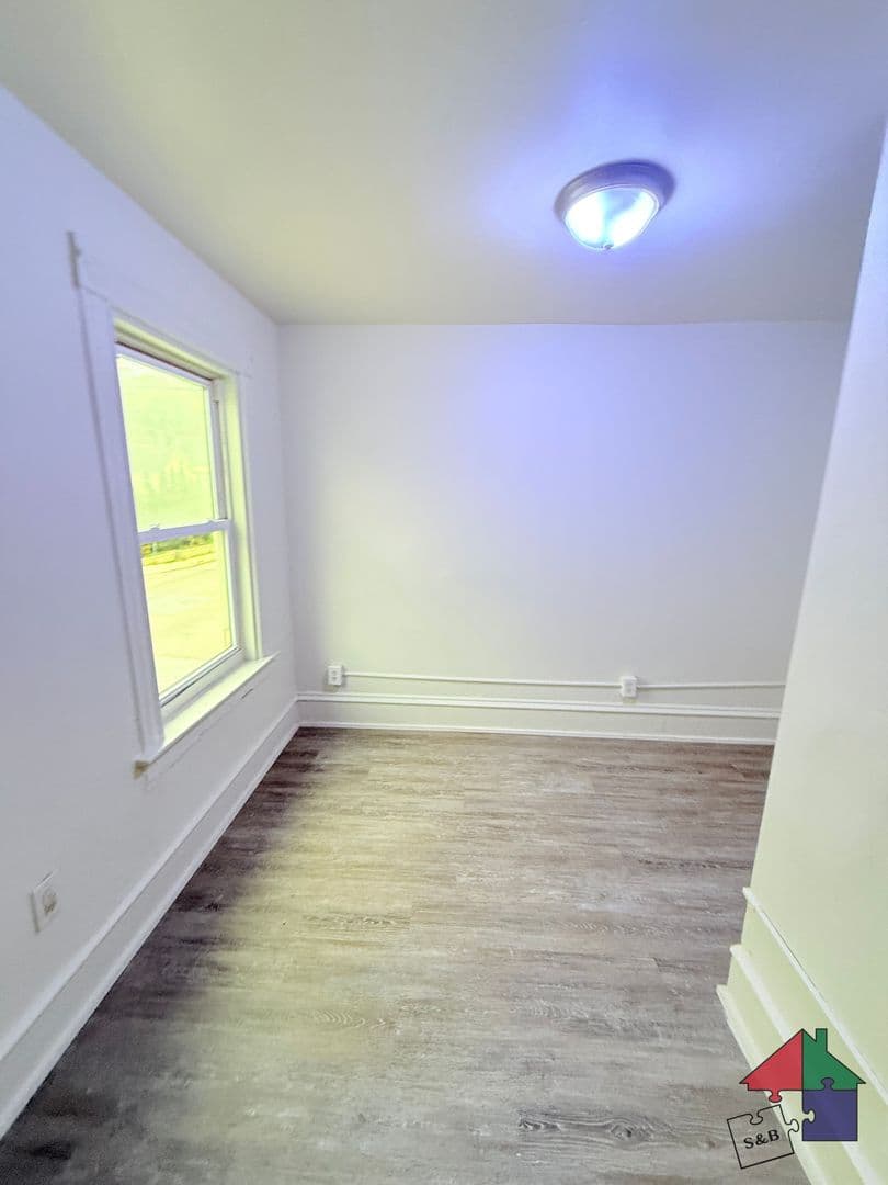 Winooski Apartment: 94 Malletts Bay Avenue