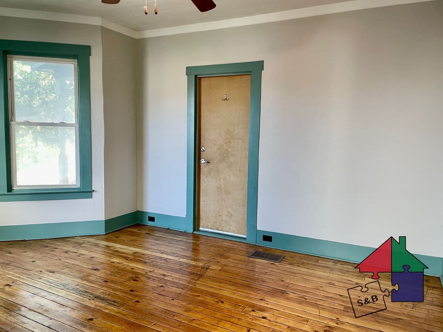 Montpelier Apartment: 125 River St