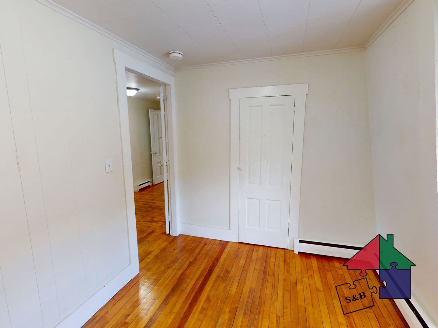 Montpelier Apartment: 7 Winter St.