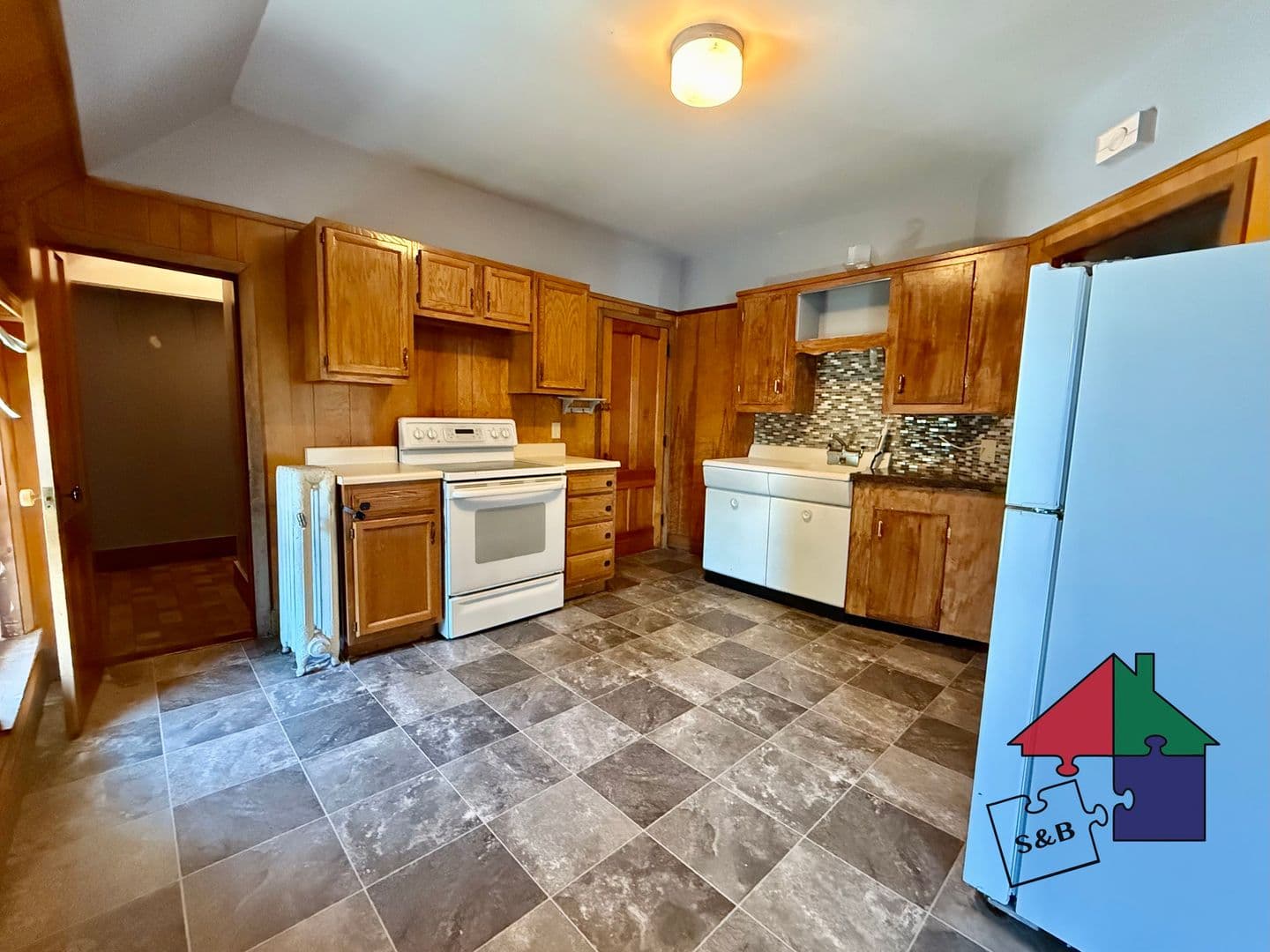 Barre Apartment: 19 College St