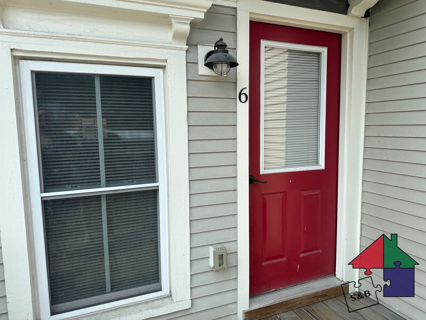 Montpelier Apartment: 27 School St