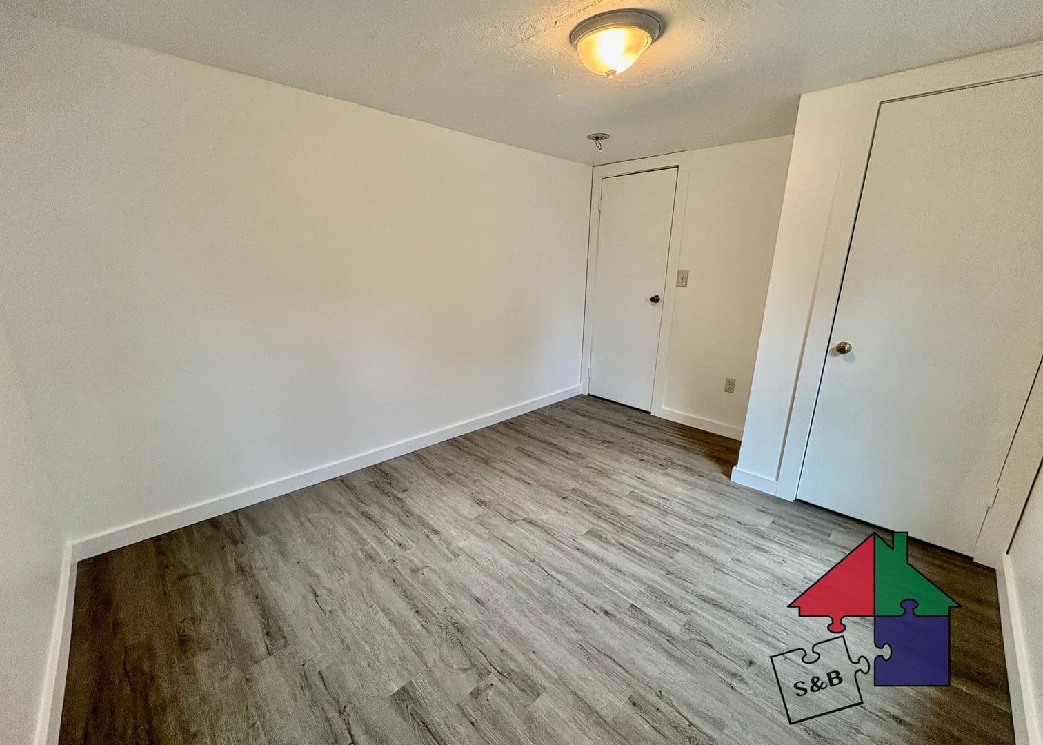 Burlington Apartment: 214-216 Pine St