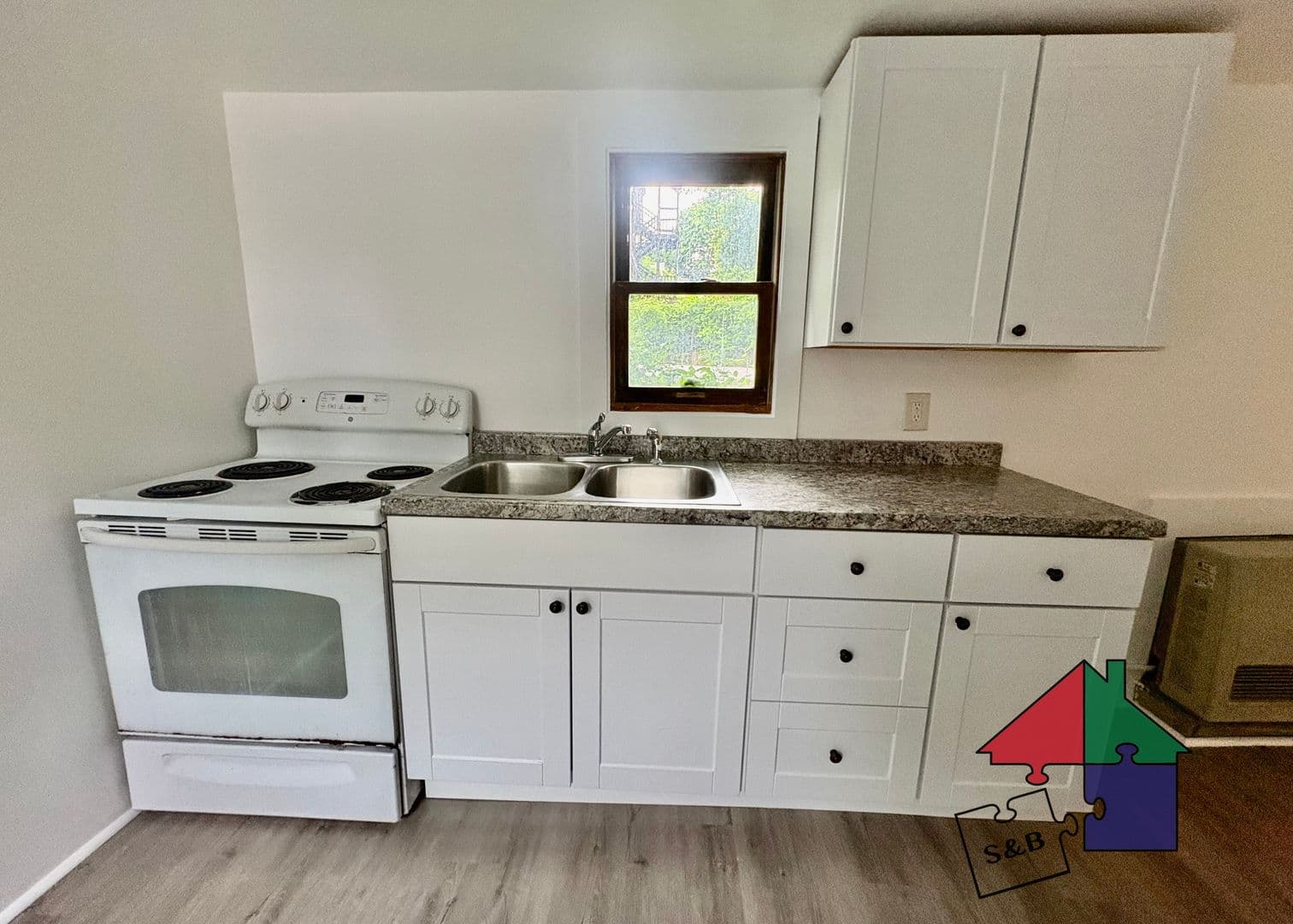 Burlington Apartment: 214-216 Pine St
