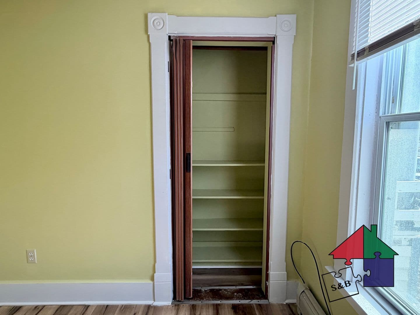 Barre Apartment: 8 North St