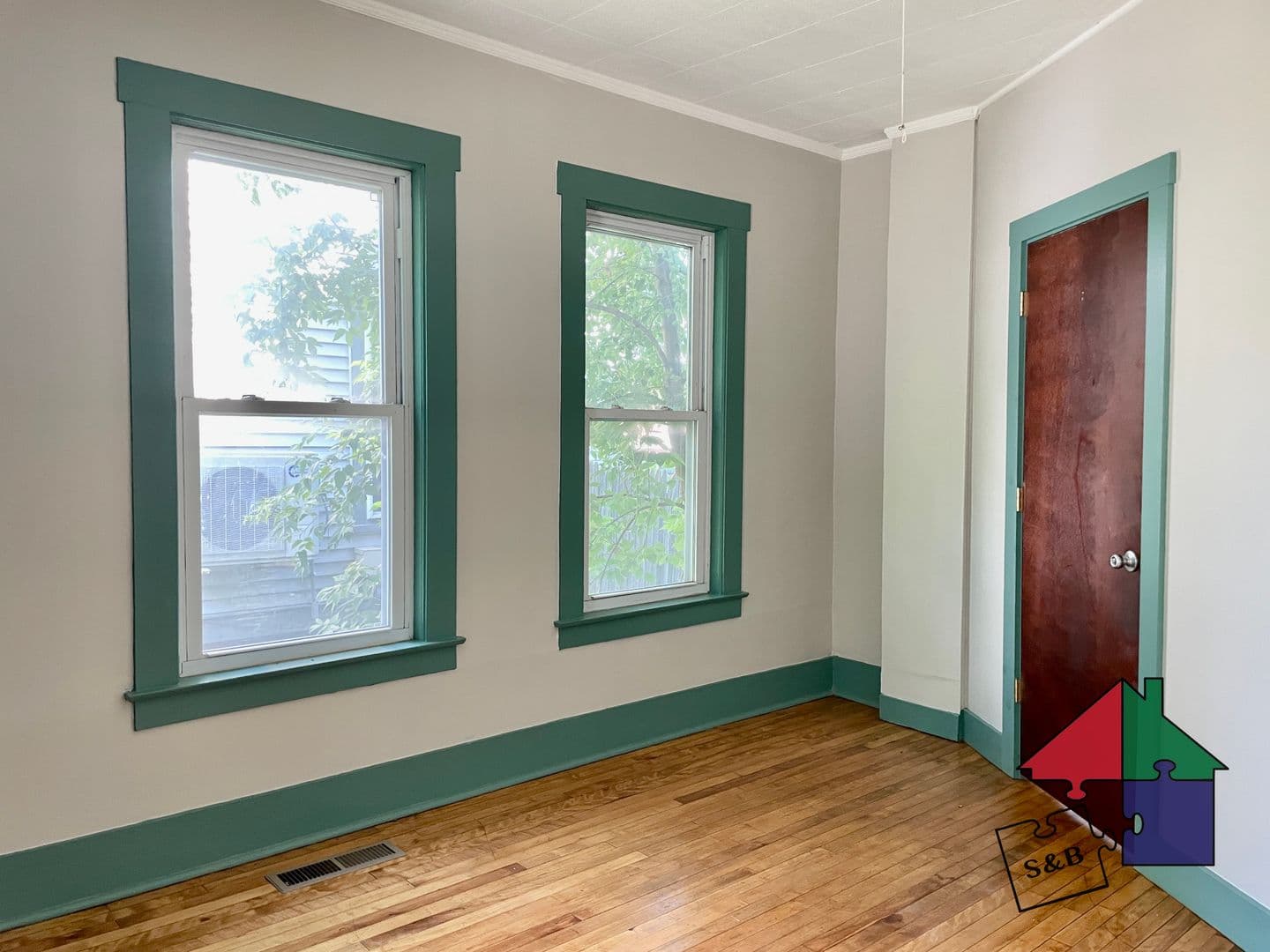 Montpelier Apartment: 125 River St