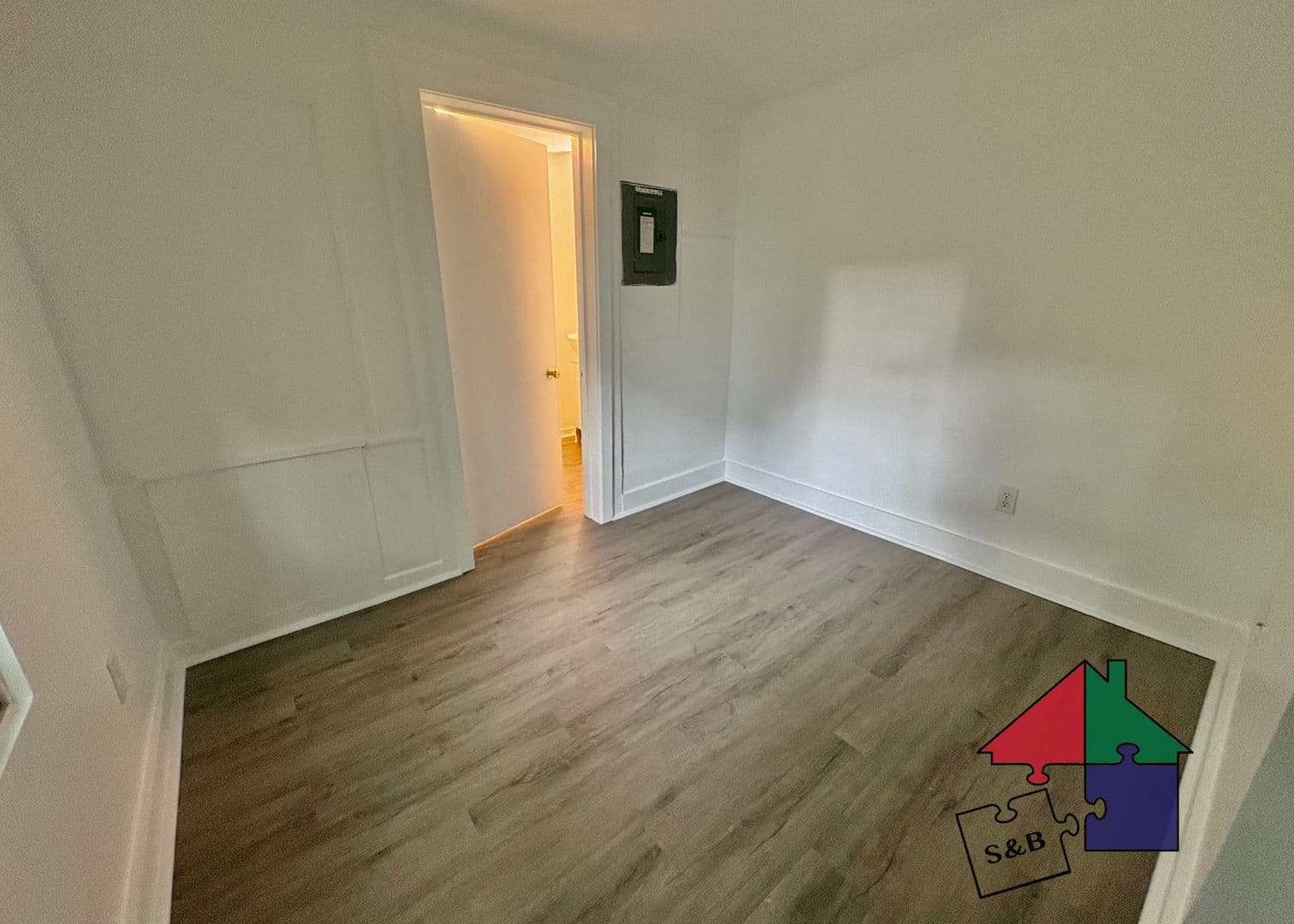Burlington Apartment: 214-216 Pine St