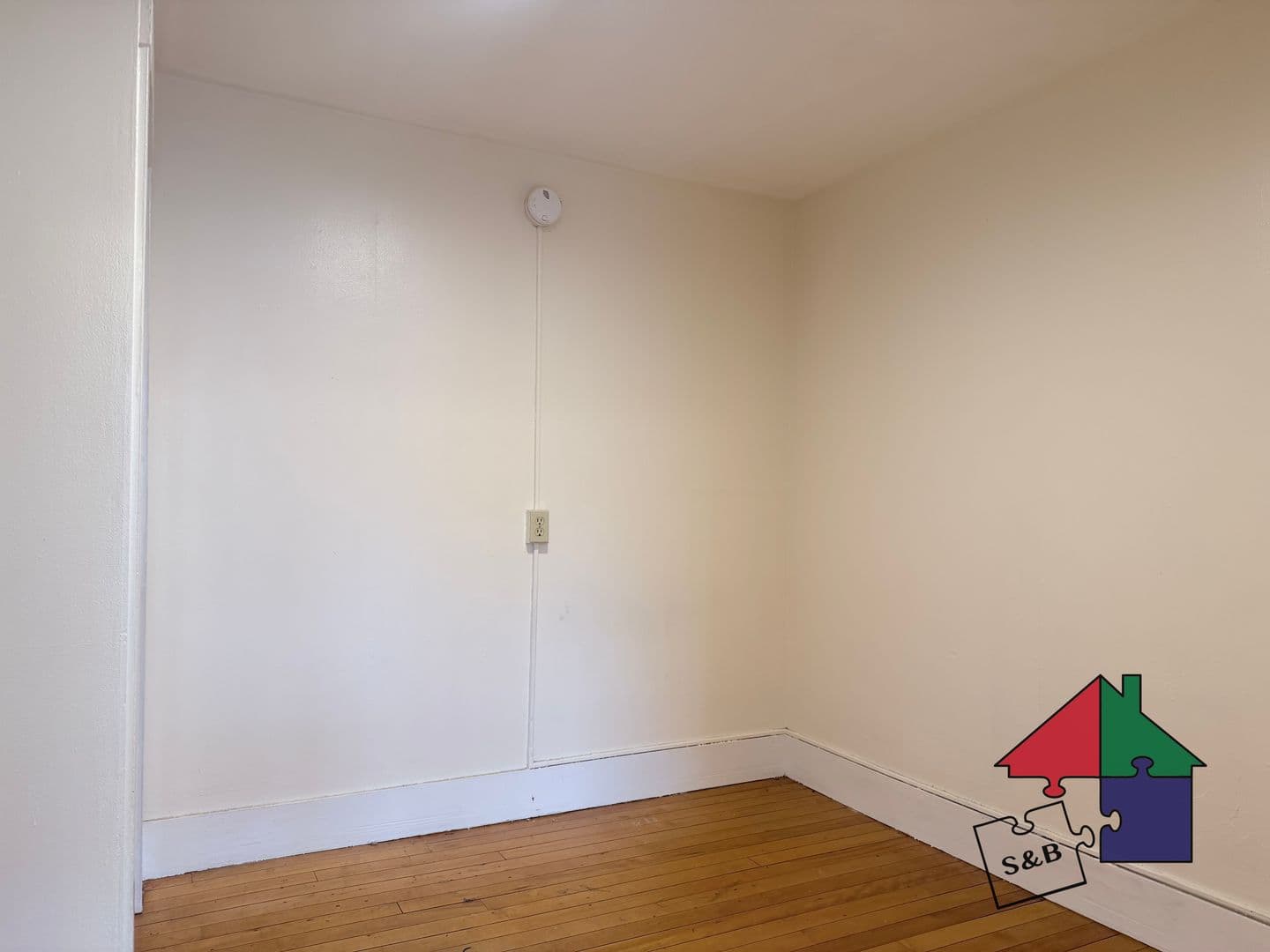 Northfield Apartment: 28 North Main St