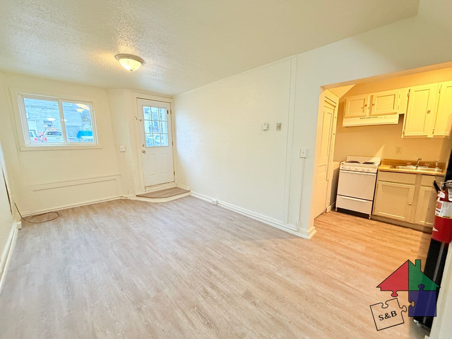 Winooski Apartment: 94 Malletts Bay Avenue