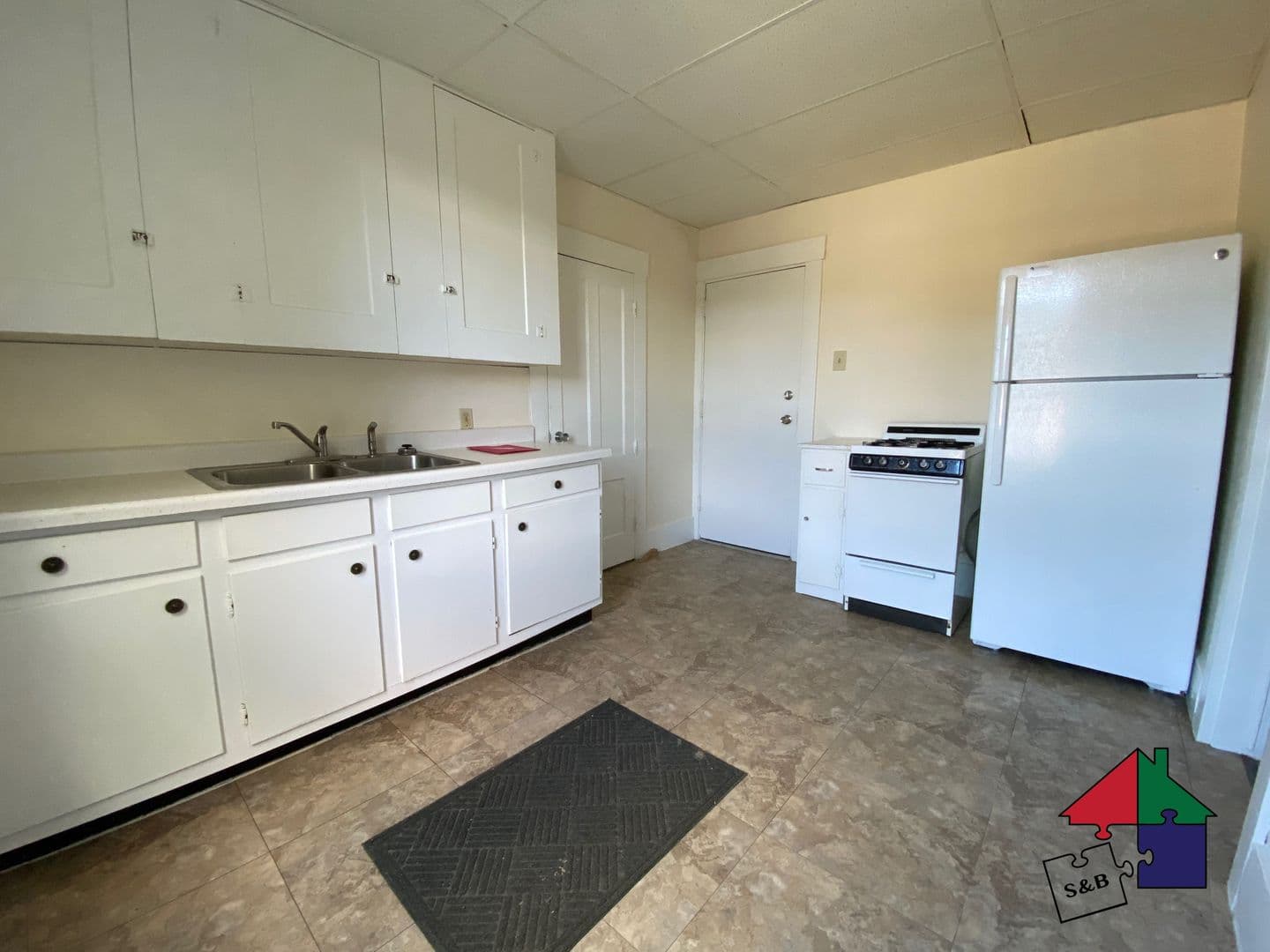 Barre Apartment: 21 Highland Ave