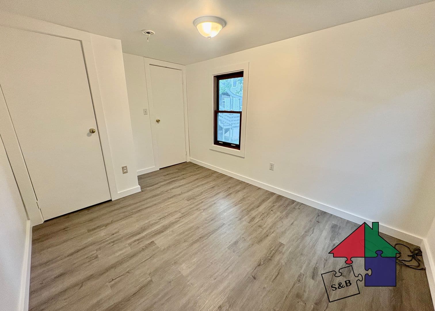 Burlington Apartment: 214-216 Pine St