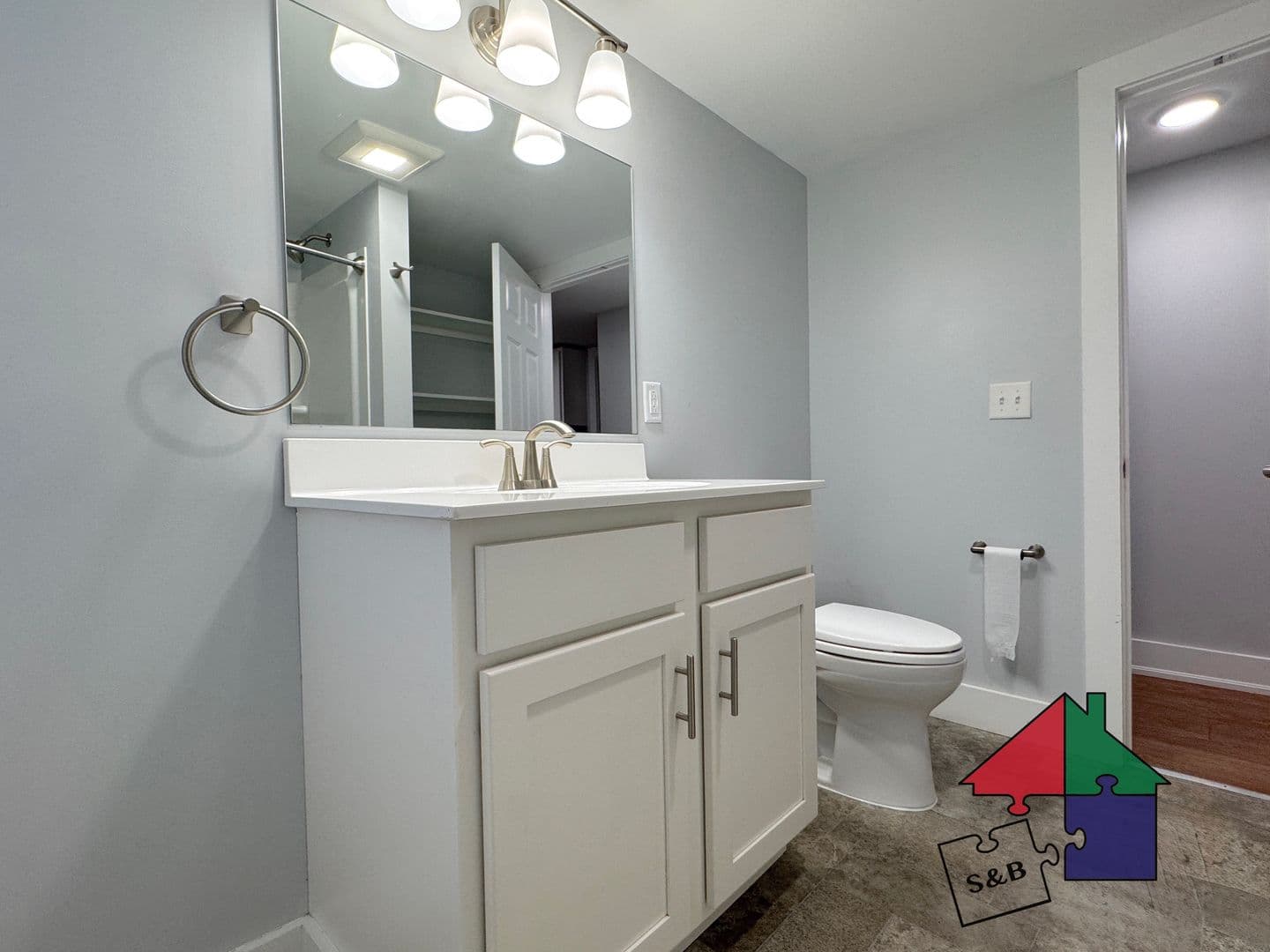 Burlington Apartment: 166 N. Winooski Ave