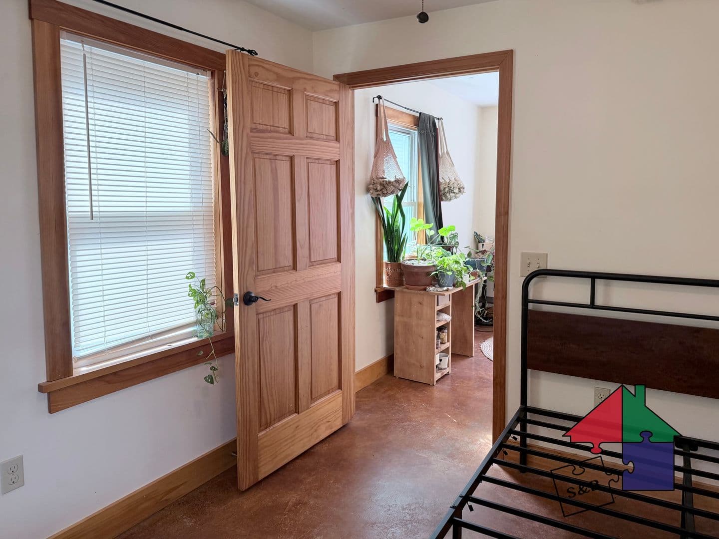 Montpelier Apartment: 7 Winter St.