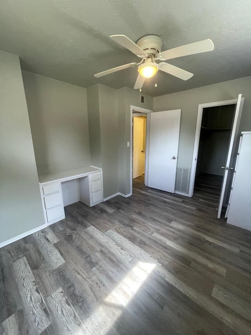 Norman House: 911 Deonne Circle
