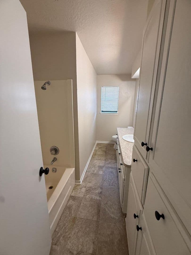Norman House: 221 Skylark Ct.