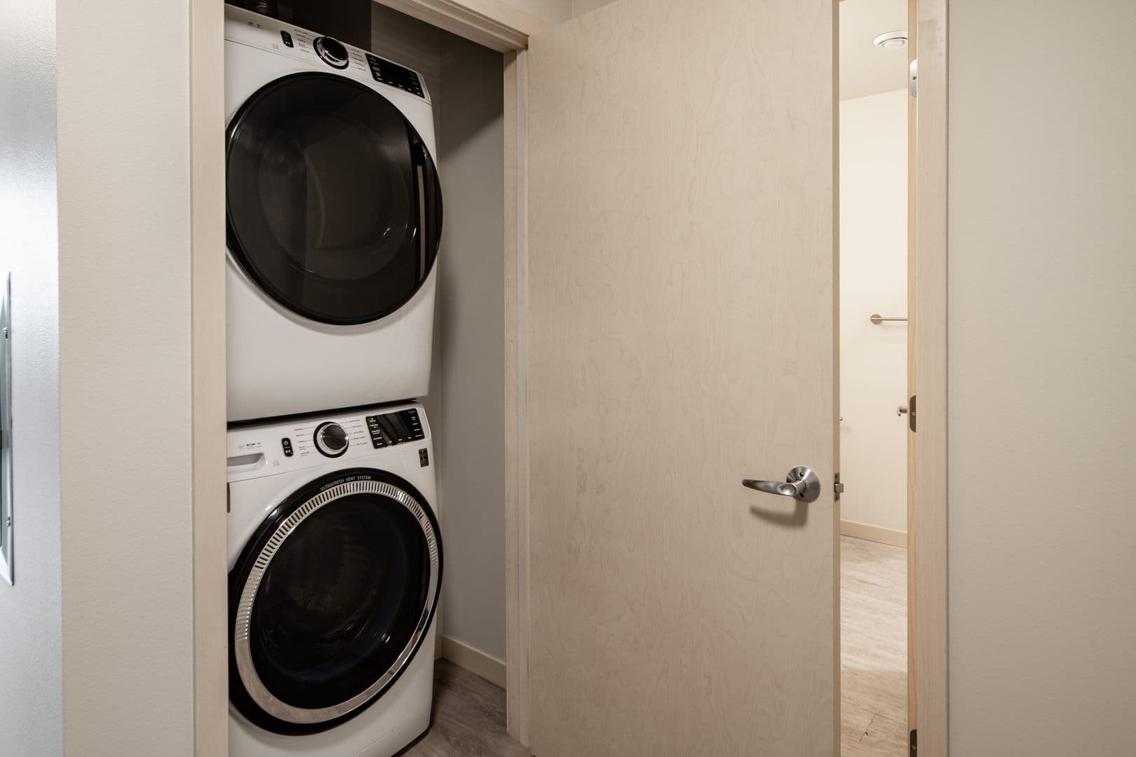 Madison Apartment: 1050 E. Washington Ave.