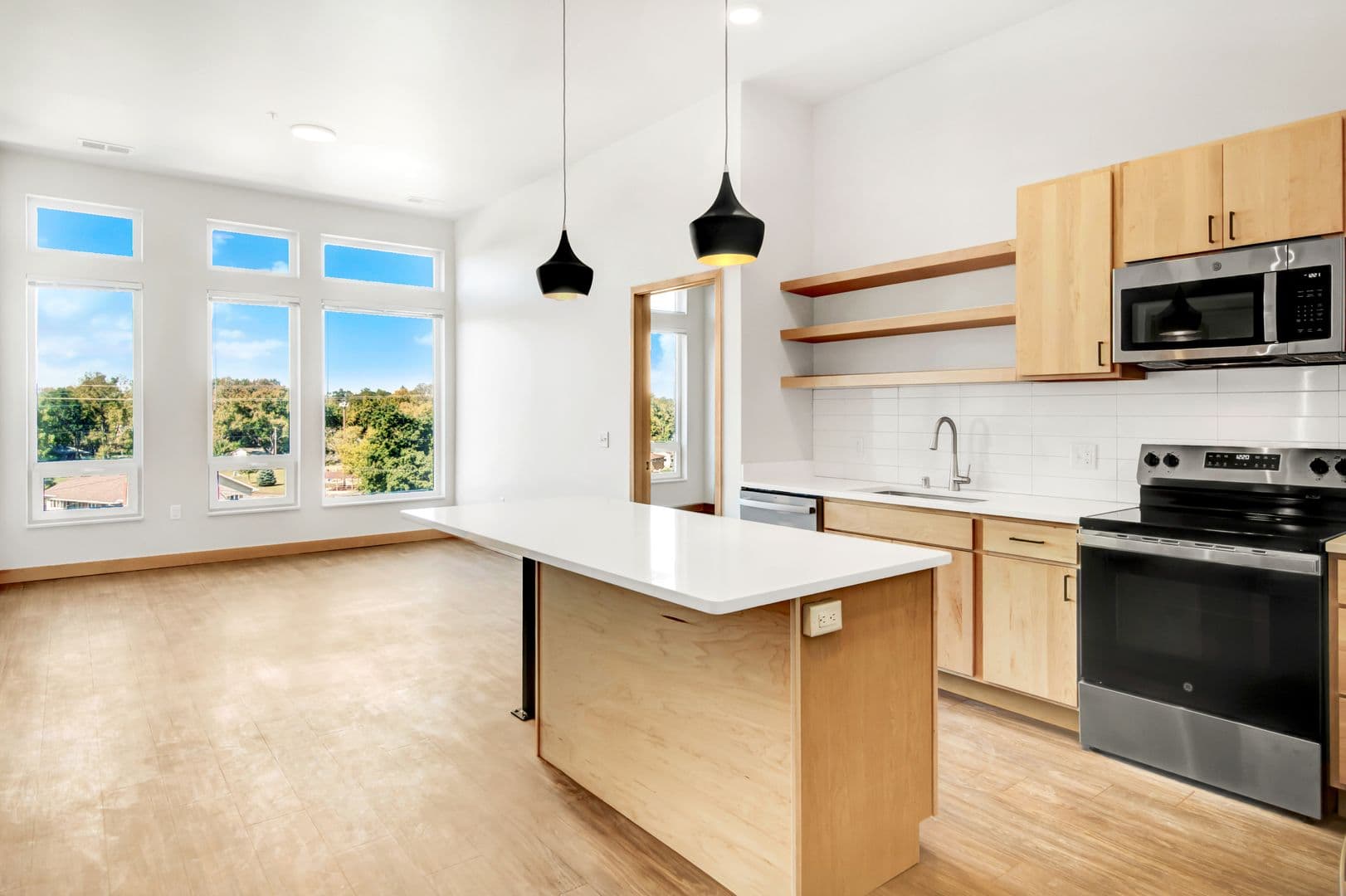 Madison Apartment: 215 N. Fair Oaks Ave.