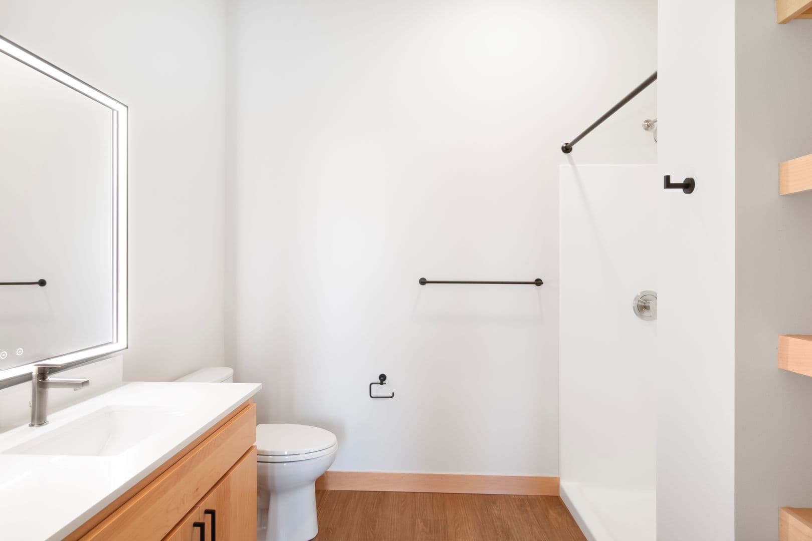 Madison Apartment: 215 N. Fair Oaks Ave.