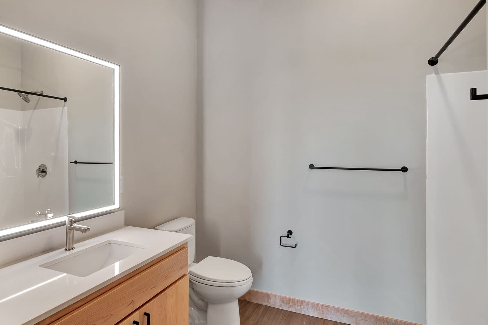 Madison Apartment: 215 N. Fair Oaks Ave.