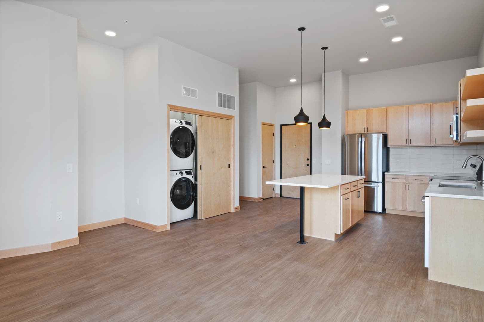Madison Apartment: 215 N. Fair Oaks Ave.