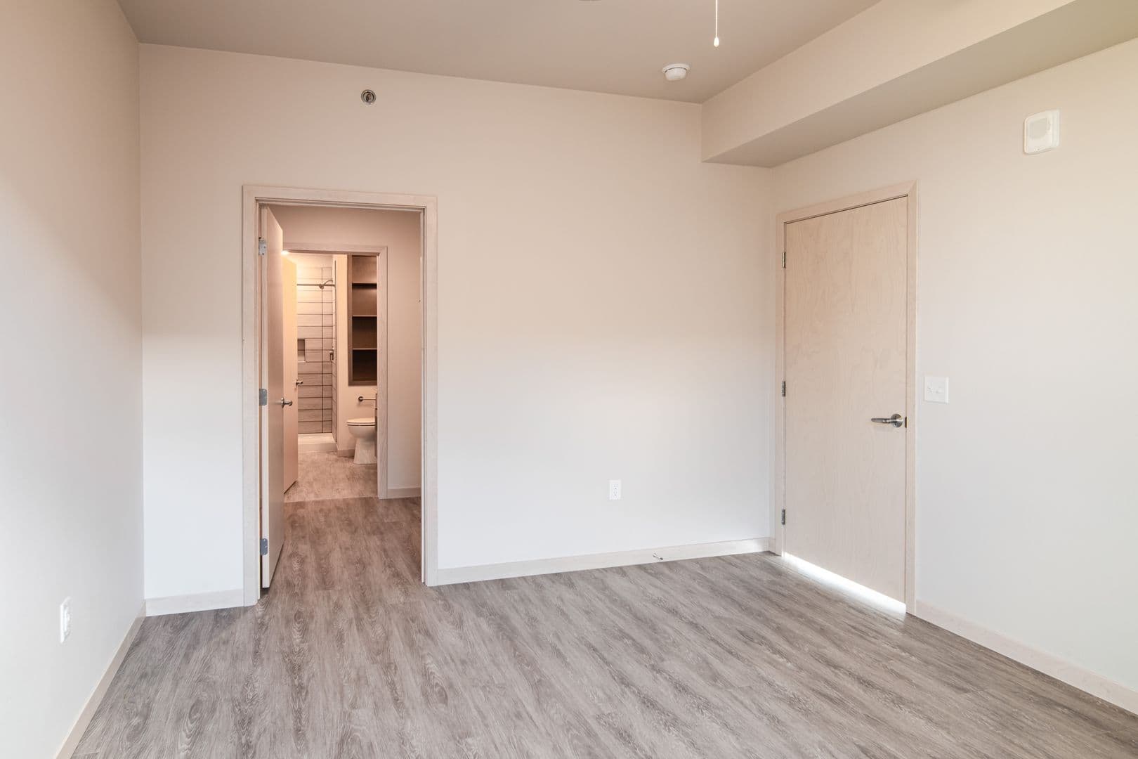 Madison Apartment: 1050 E. Washington Ave.