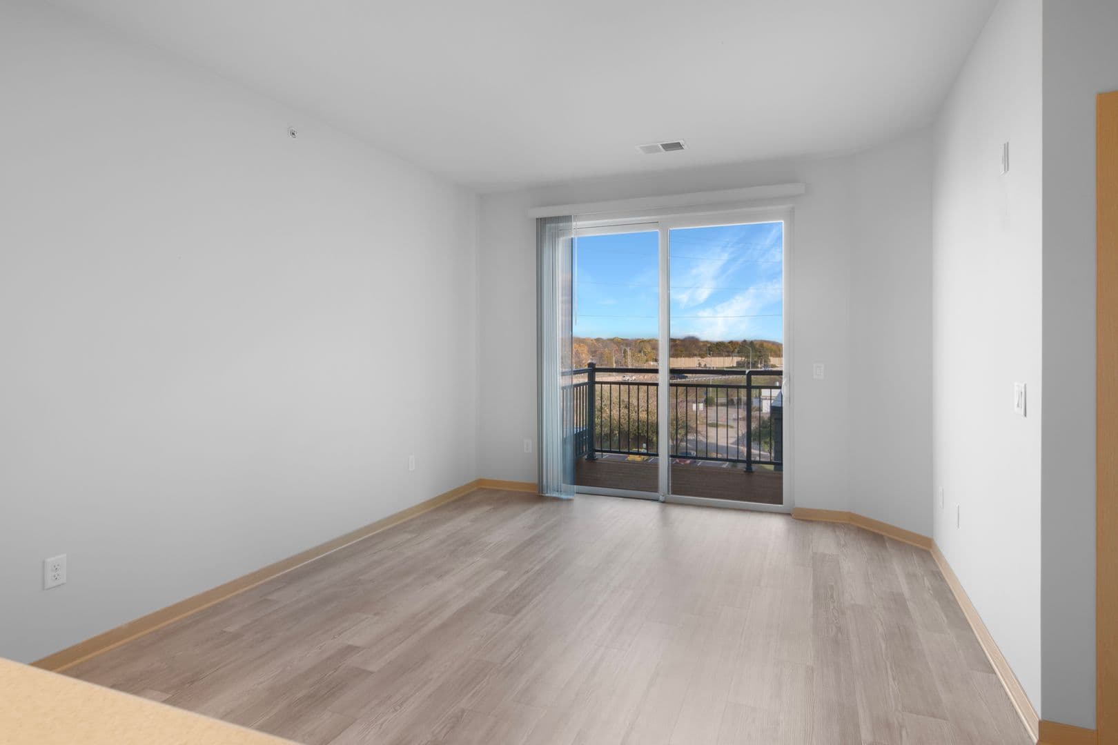 Madison Apartment: 5630 Schroeder Rd.