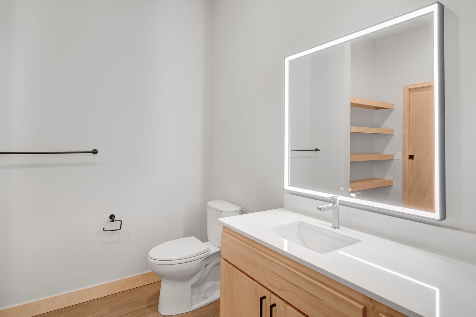 Madison Apartment: 215 N. Fair Oaks Ave.