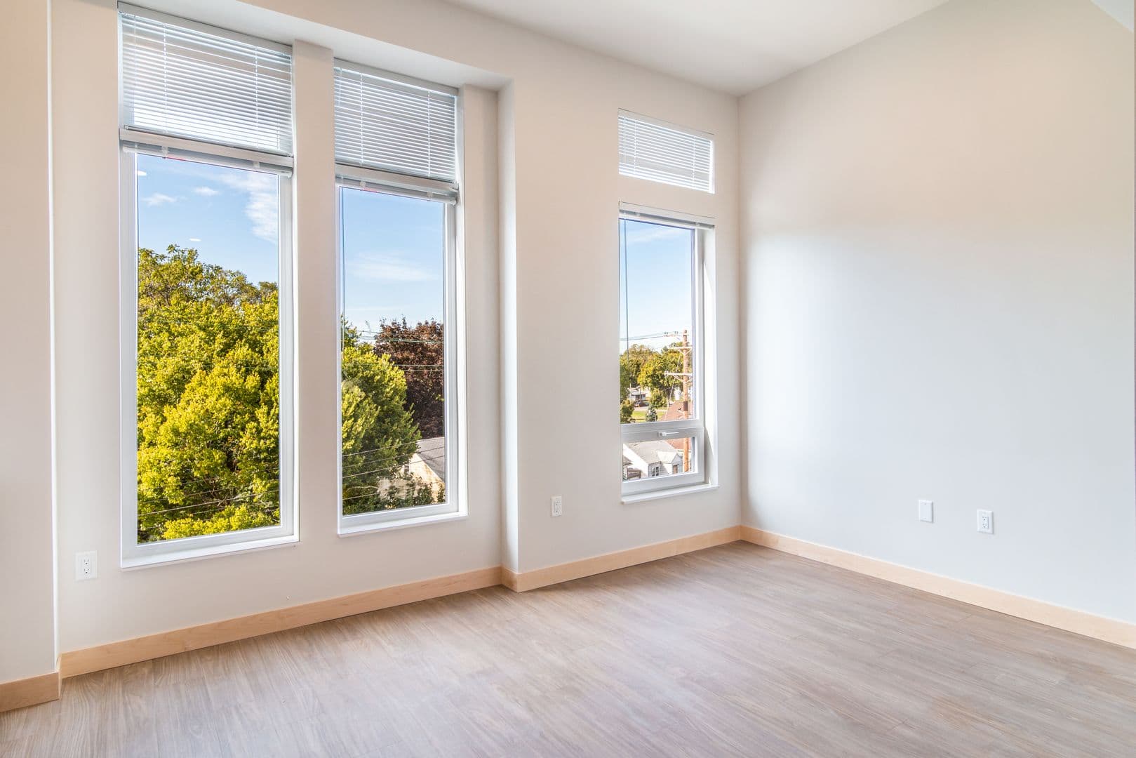 Madison Apartment: 215 N. Fair Oaks Ave.