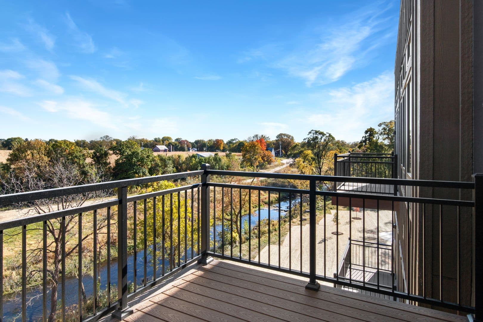 Madison Apartment: 215 N. Fair Oaks Ave.