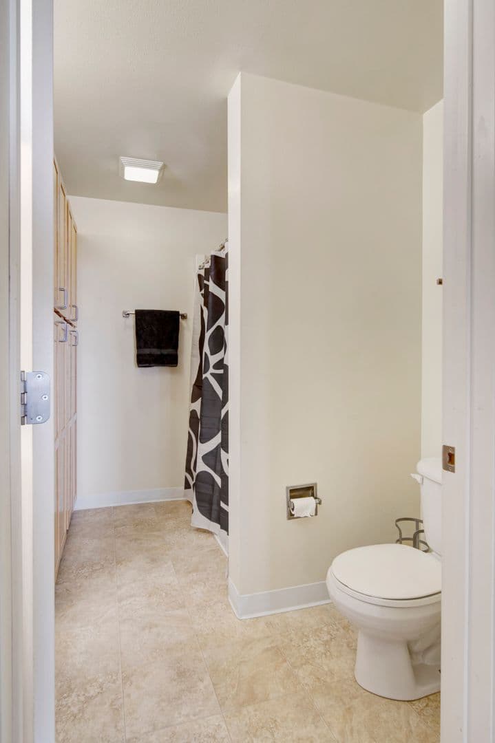 Madison Apartment: 132 E. Wilson St.