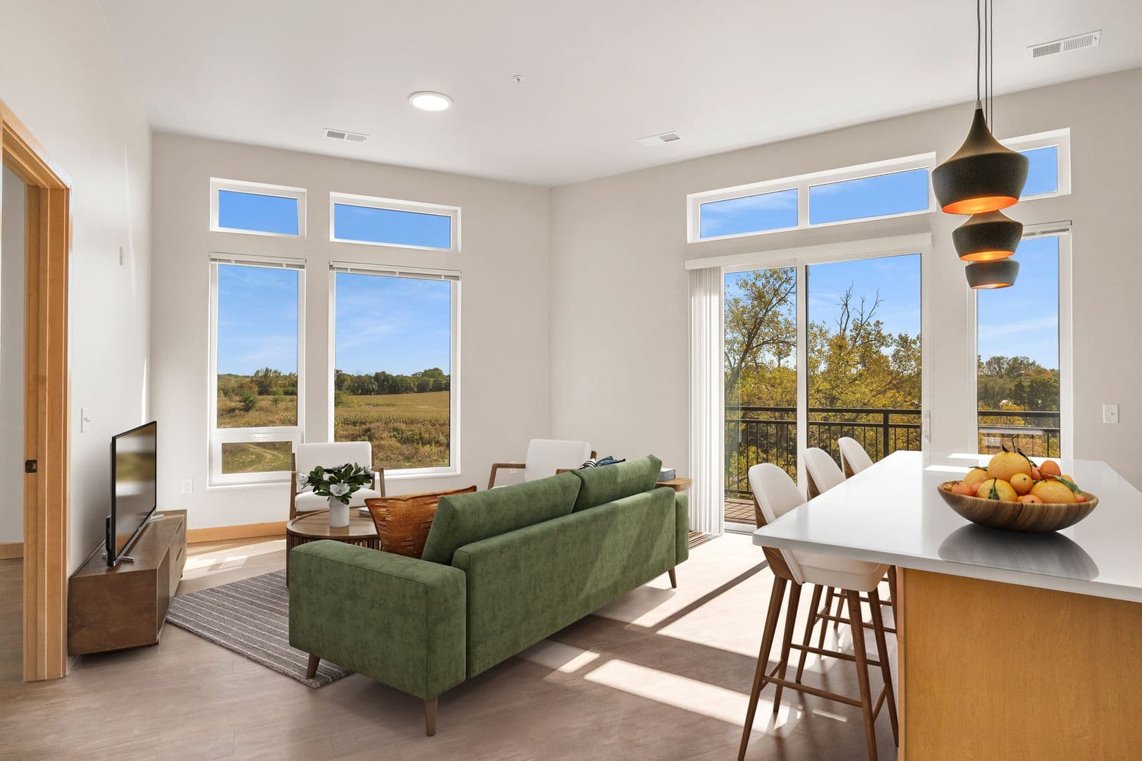 Madison Apartment: 215 N. Fair Oaks Ave.