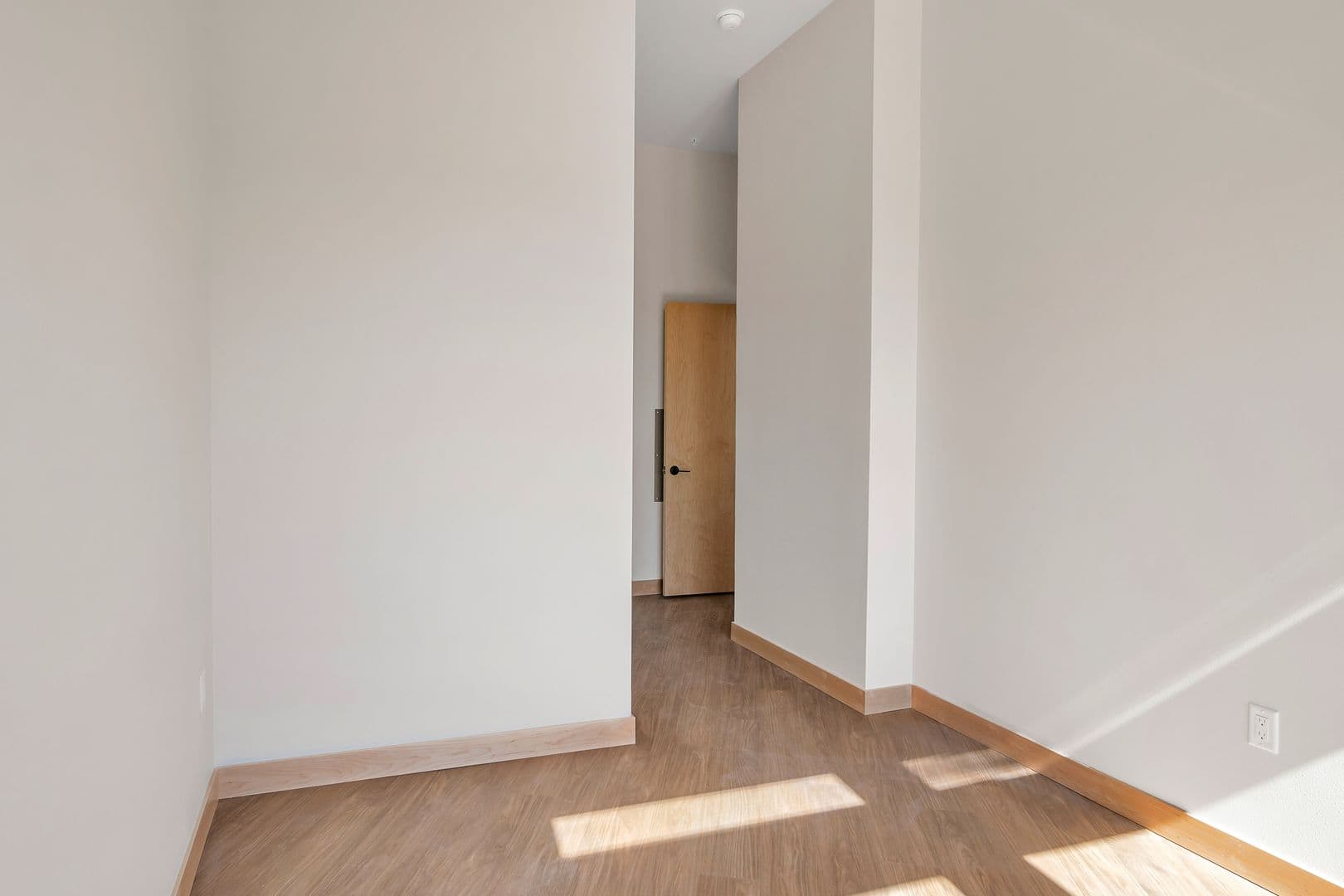 Madison Apartment: 215 N. Fair Oaks Ave.