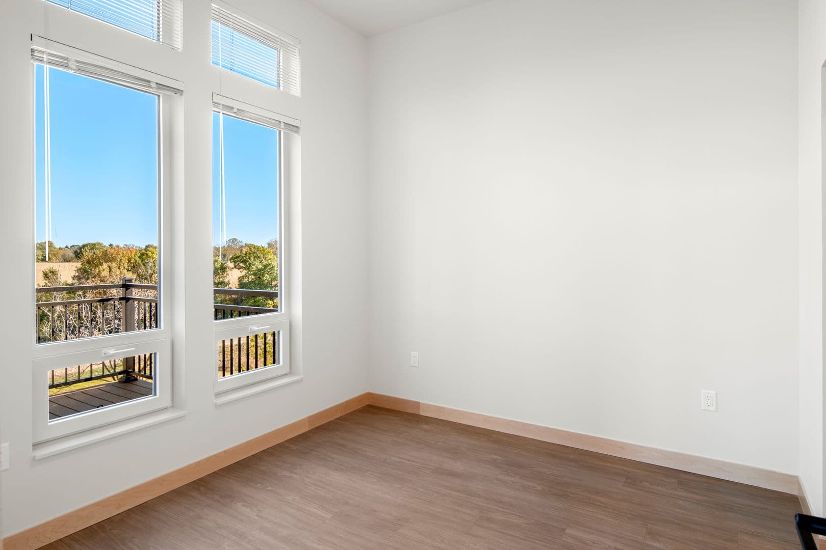 Madison Apartment: 215 N. Fair Oaks Ave.