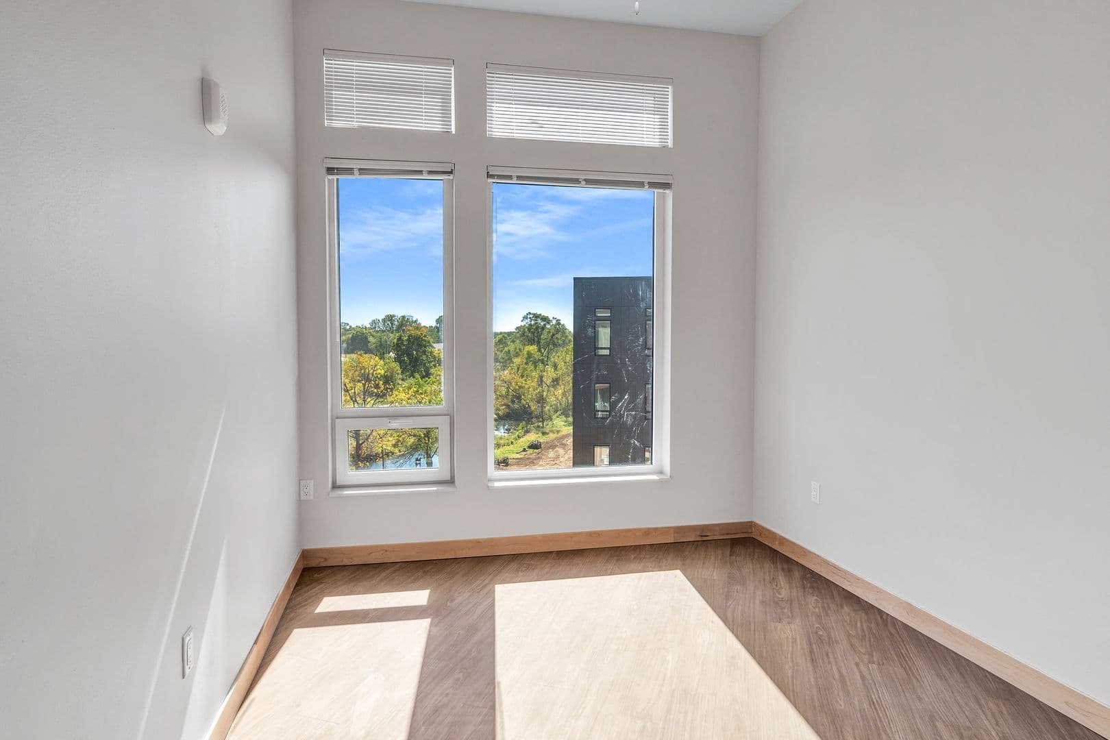 Madison Apartment: 215 N. Fair Oaks Ave.