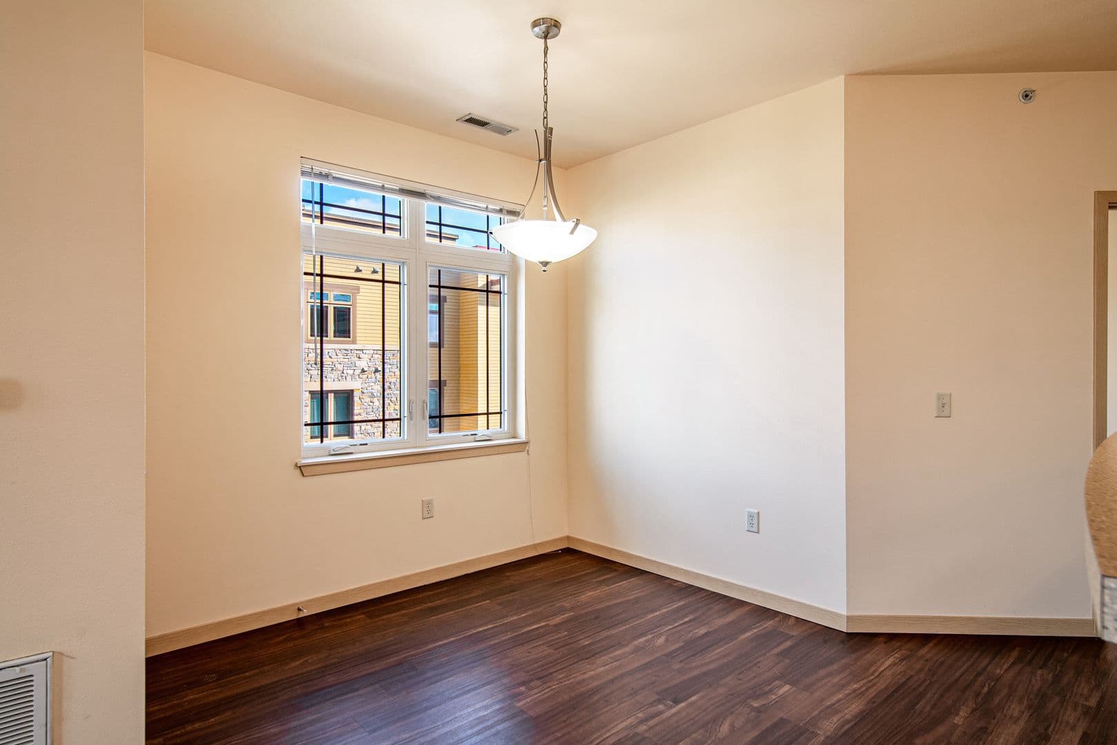 Madison Apartment: 8119 Mayo Dr.