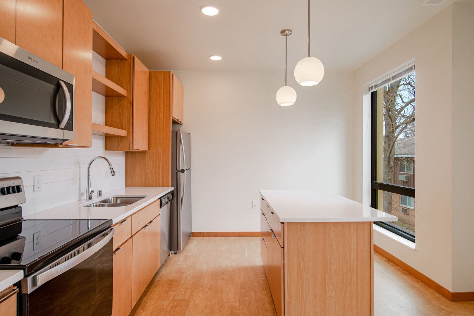Madison Apartment: Ella