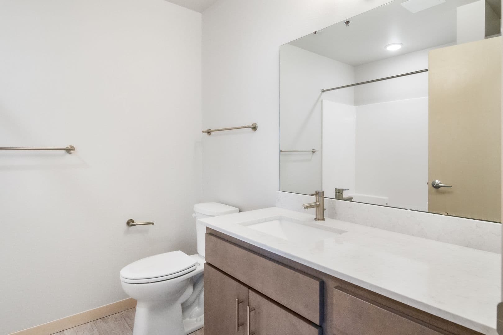 Madison Apartment: 1050 E. Washington Ave.