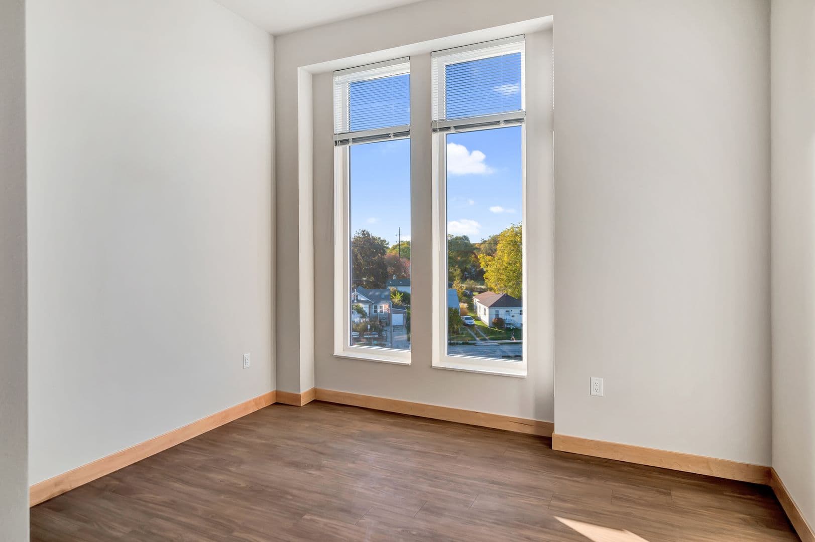Madison Apartment: 215 N. Fair Oaks Ave.