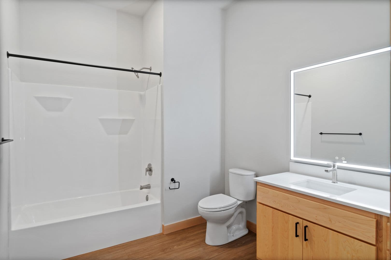 Madison Apartment: 215 N. Fair Oaks Ave.