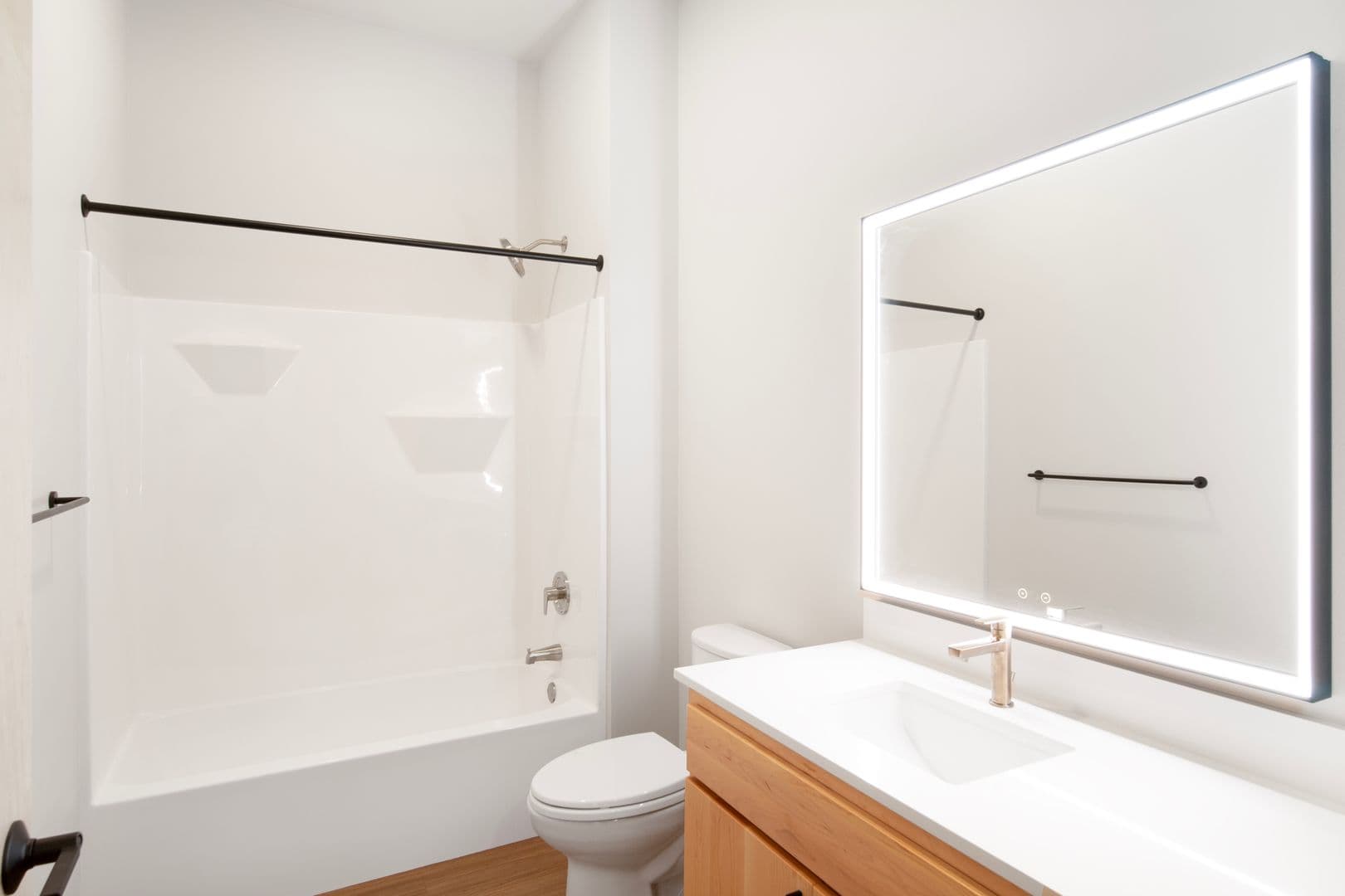 Madison Apartment: 215 N. Fair Oaks Ave.