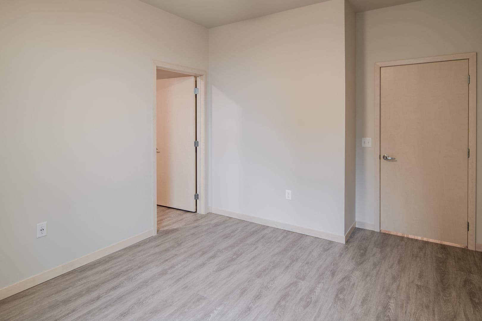 Madison Apartment: 1050 E. Washington Ave.
