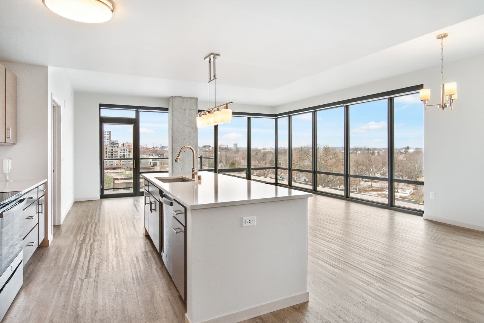 Madison Apartment: 1050 E. Washington Ave.