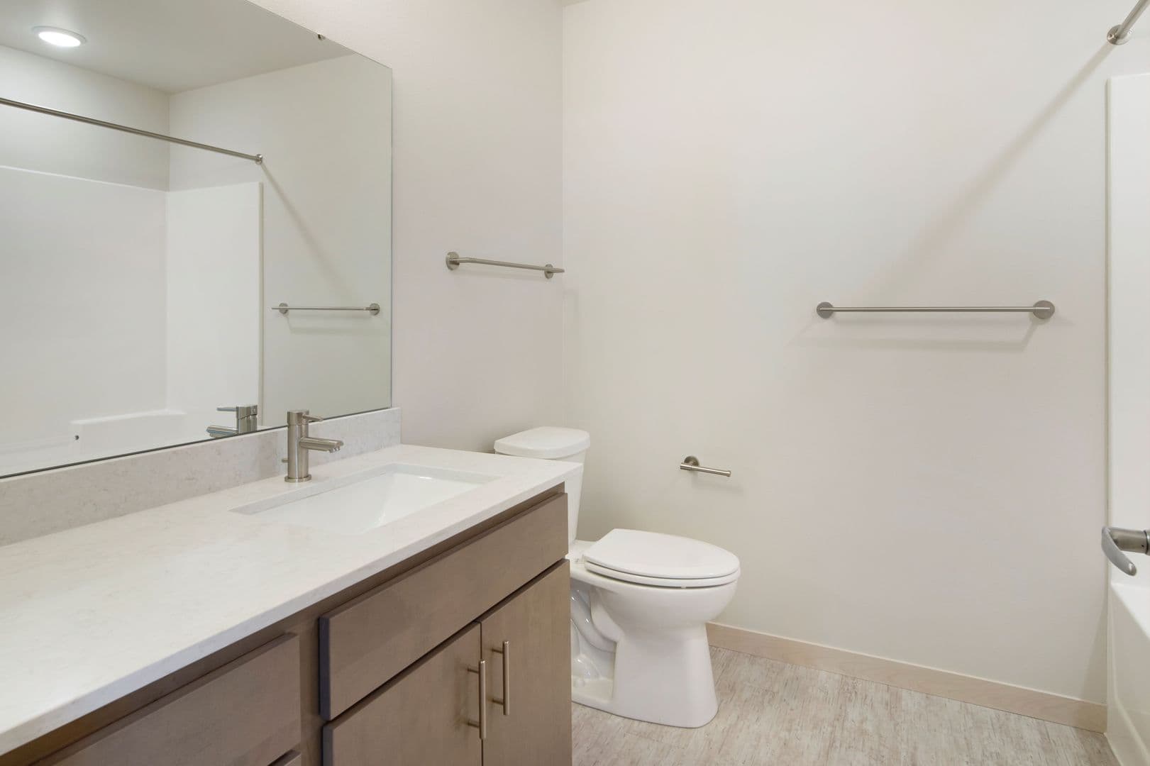 Madison Apartment: 1050 E. Washington Ave.