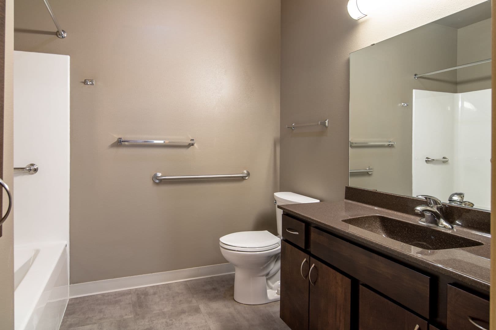 Madison Apartment: 902 Royster Oaks Dr.